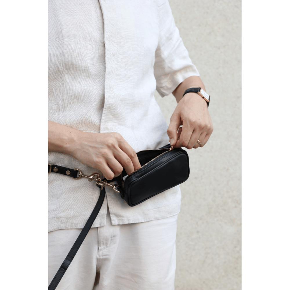 The Companion - Treat Pouch black