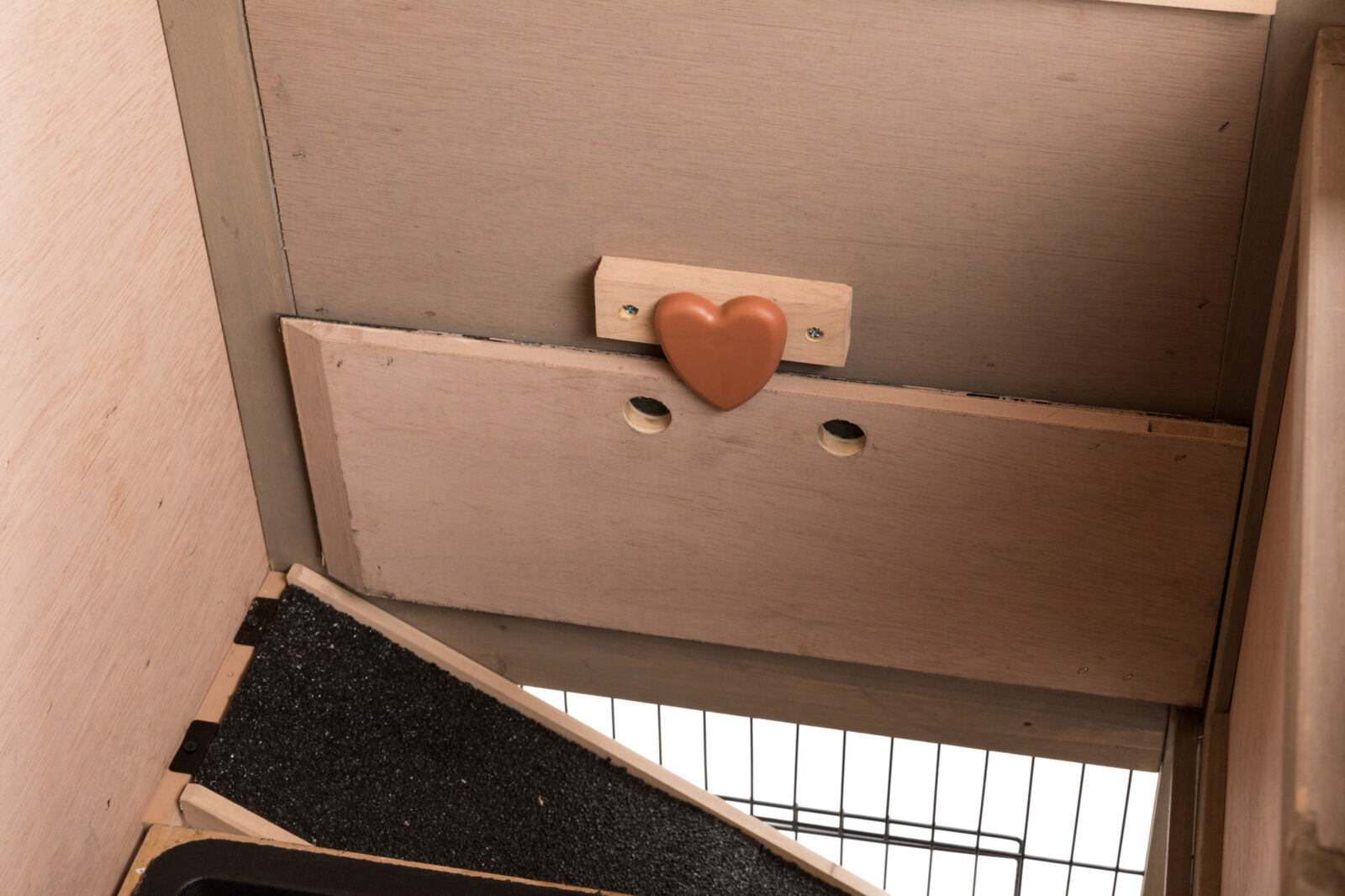 Natura small animal hutch XL with thermal insulation