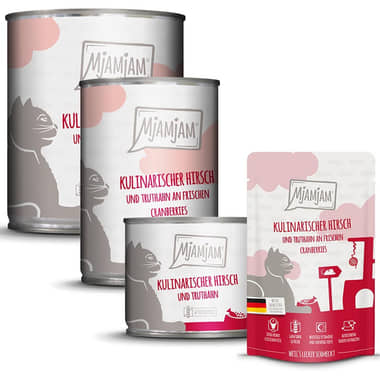 Kulinarischer Hirsch und Truthahn an frischen Cranberries
