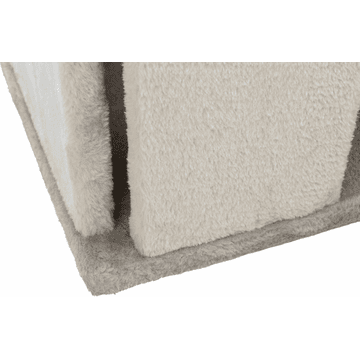 Juliano cat scratcher